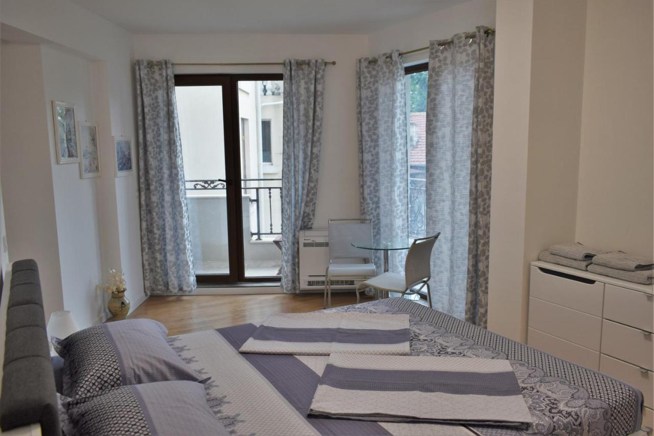 Top Center Apartment Gramophone With Private Parking Burgas Exterior photo