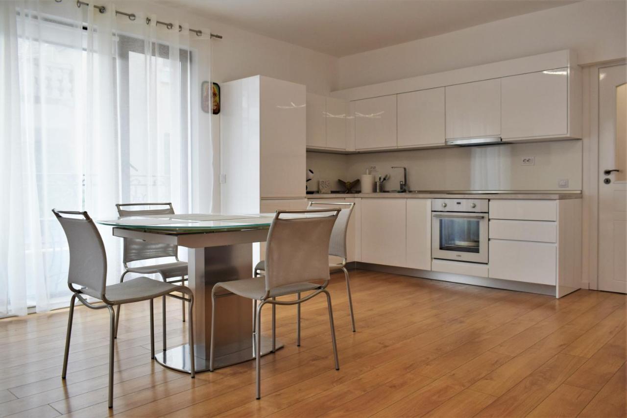Top Center Apartment Gramophone With Private Parking Burgas Exterior photo