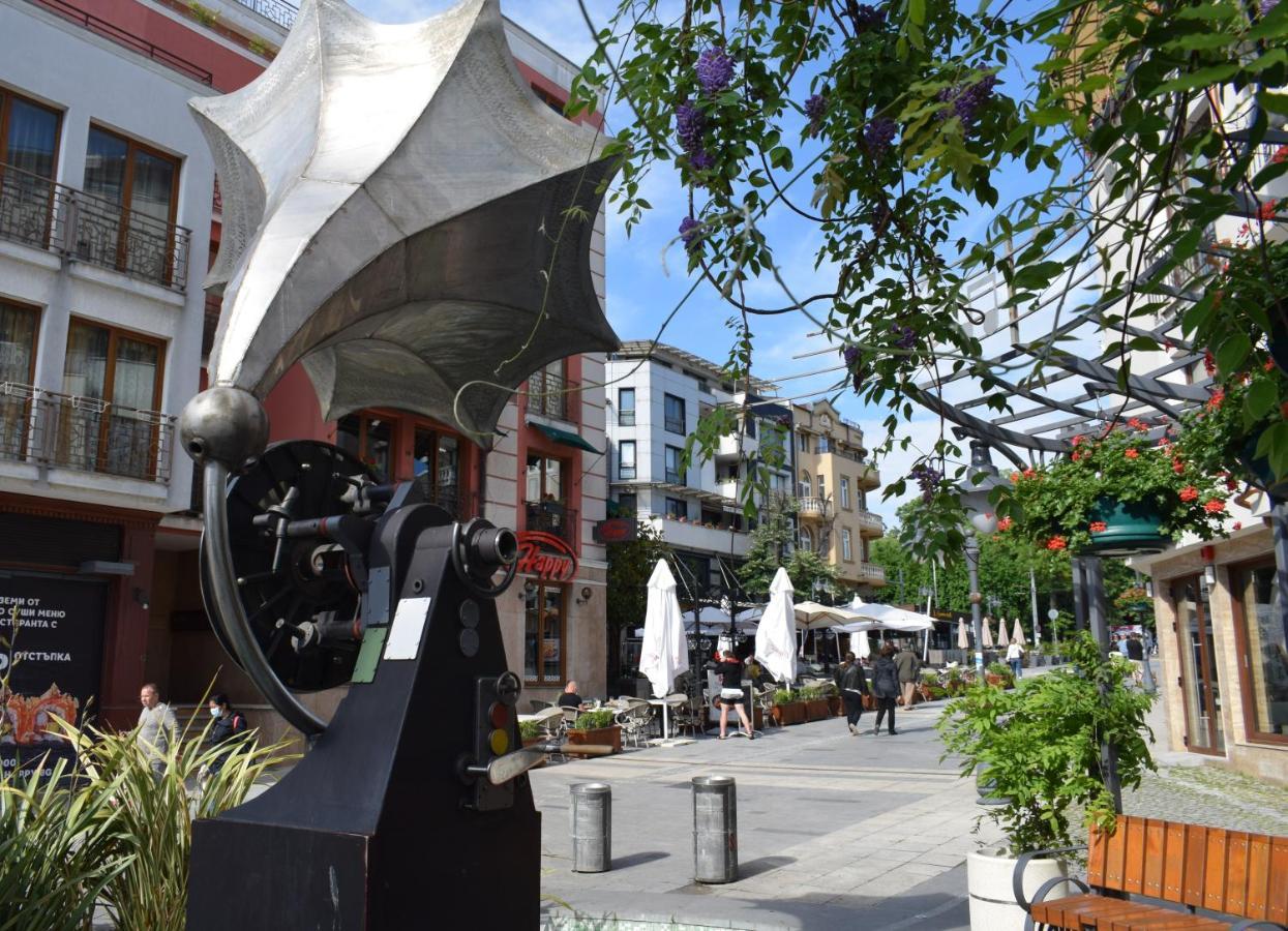 Top Center Apartment Gramophone With Private Parking Burgas Exterior photo