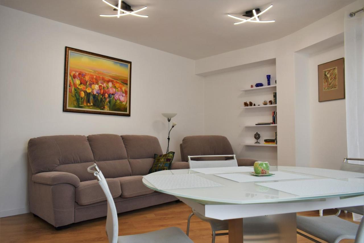 Top Center Apartment Gramophone With Private Parking Burgas Exterior photo